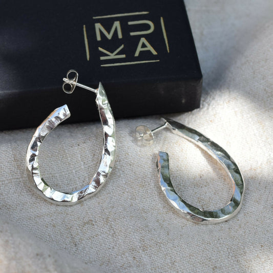 MUKA studio Carved Oval Hoop Earringsnew