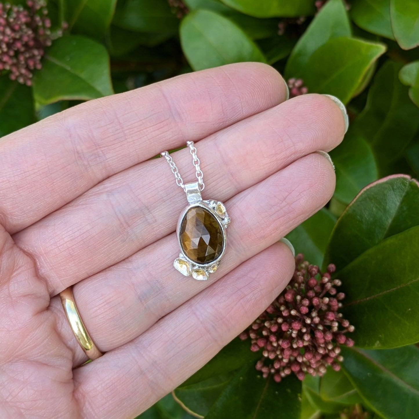 dainty-tigerseye-necklace