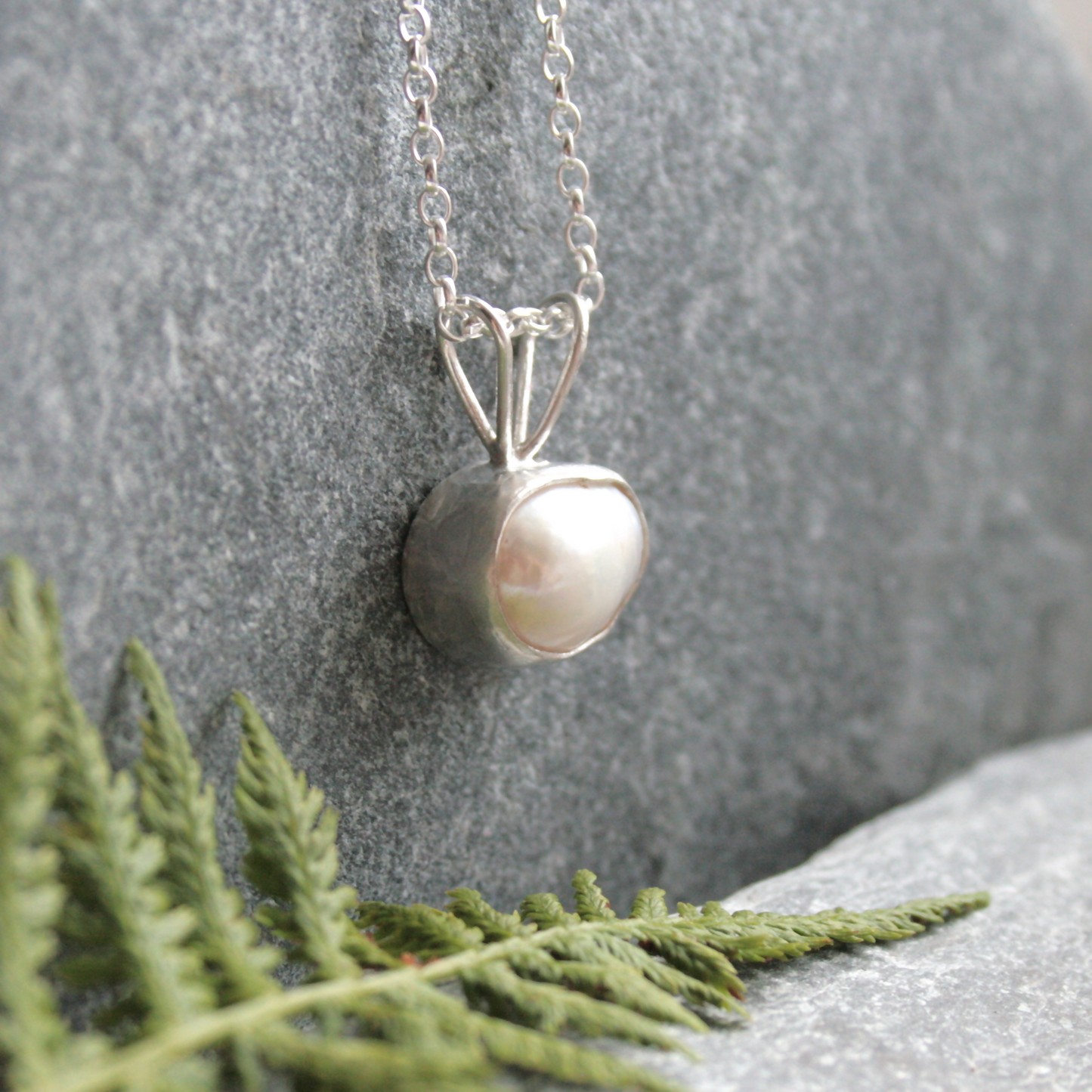 Single pearl necklace