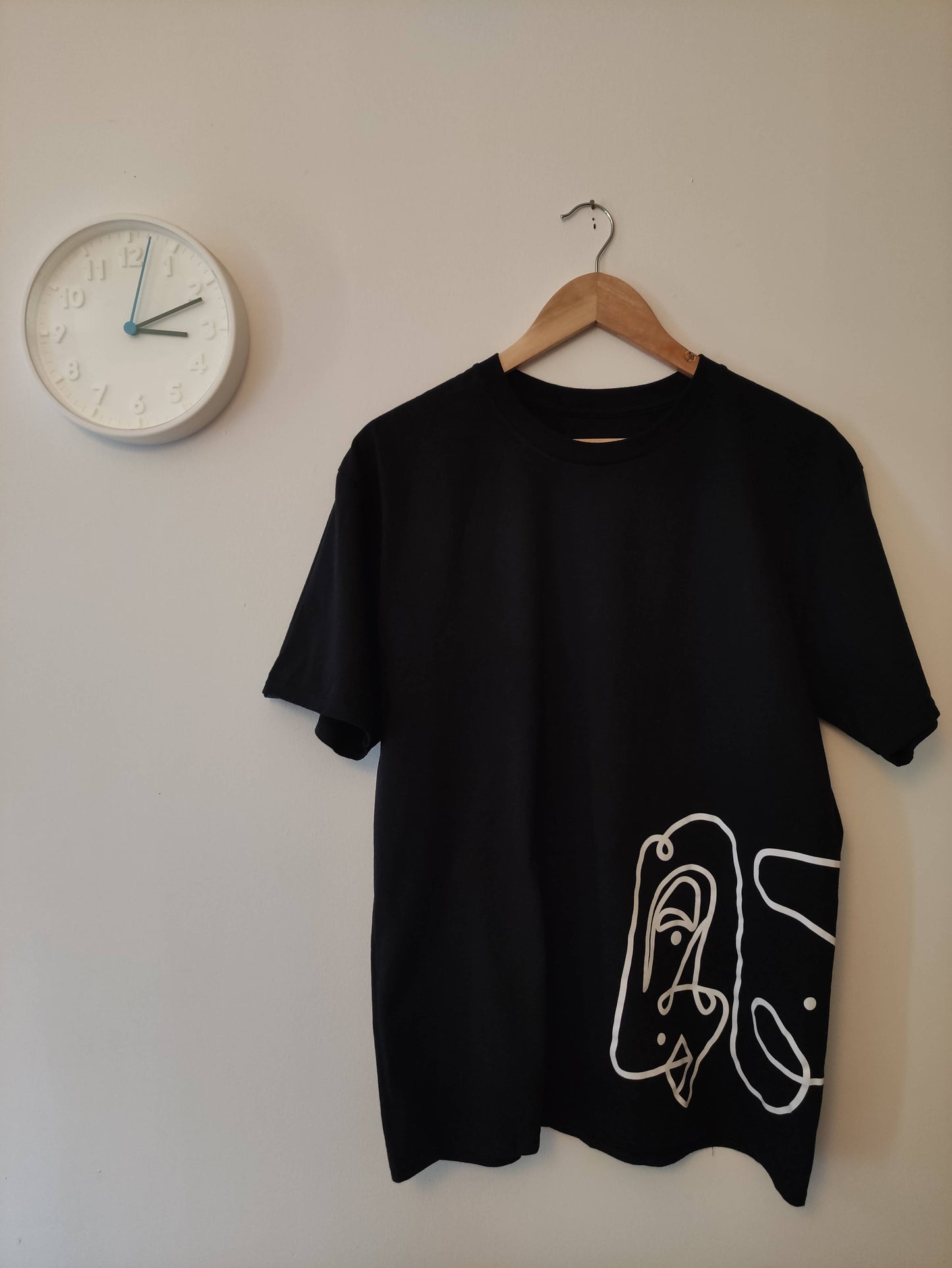 Linear faces Design 04, Side printed T-shirt – Scottish Design Exchange